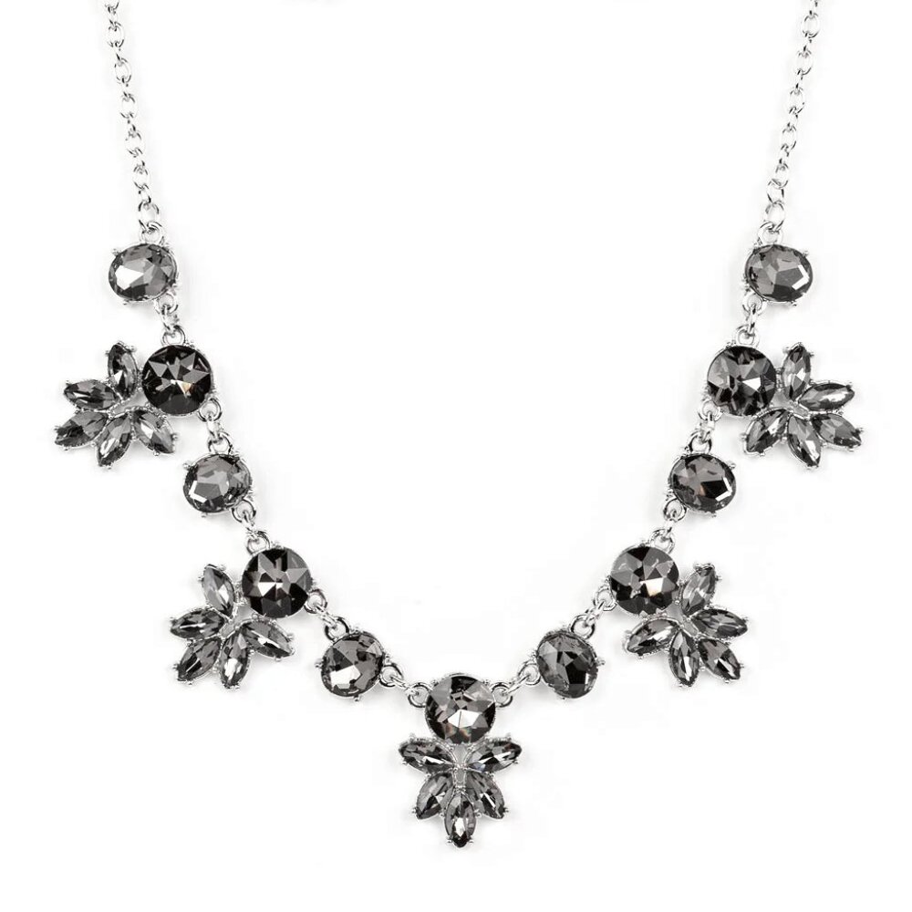 Paparazzi Jewelry Accessories - Prismatic Proposal - Silver Necklace - Vintage - Picture 5 of 6